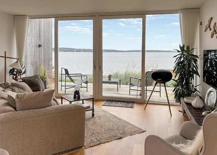 Сasa de vacaciones Stunning In With House Sea View *